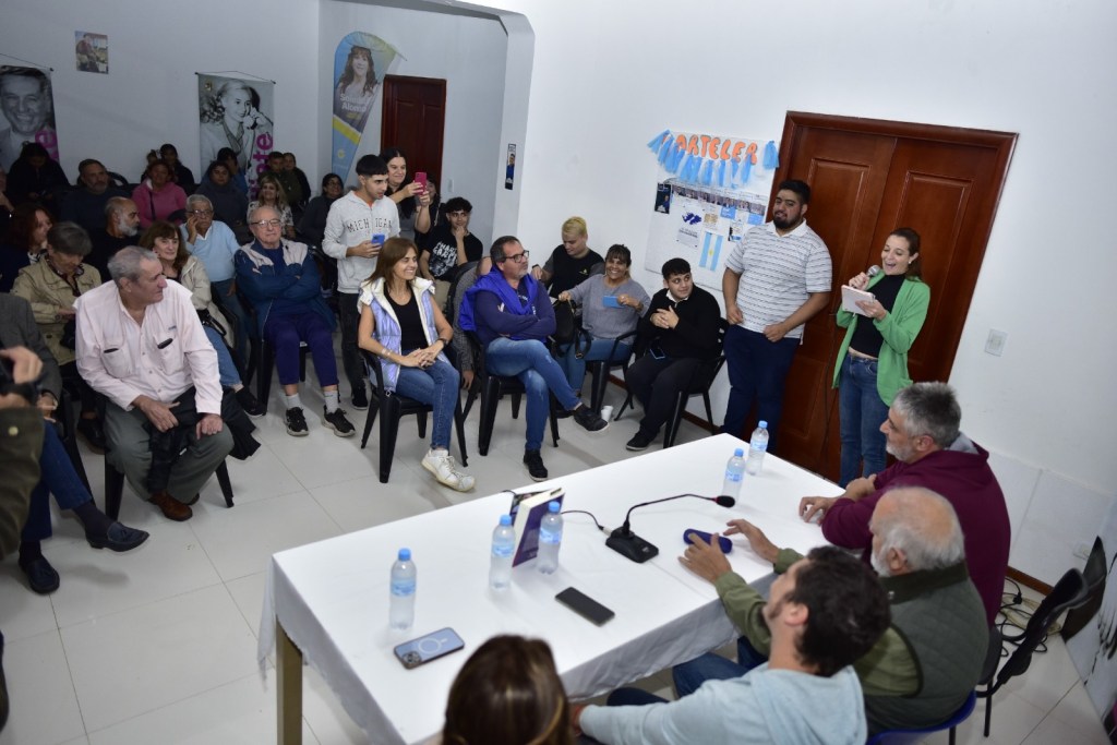 Presentación de "Caride, no me olvides" por Jorge Giles en el PJ Campana