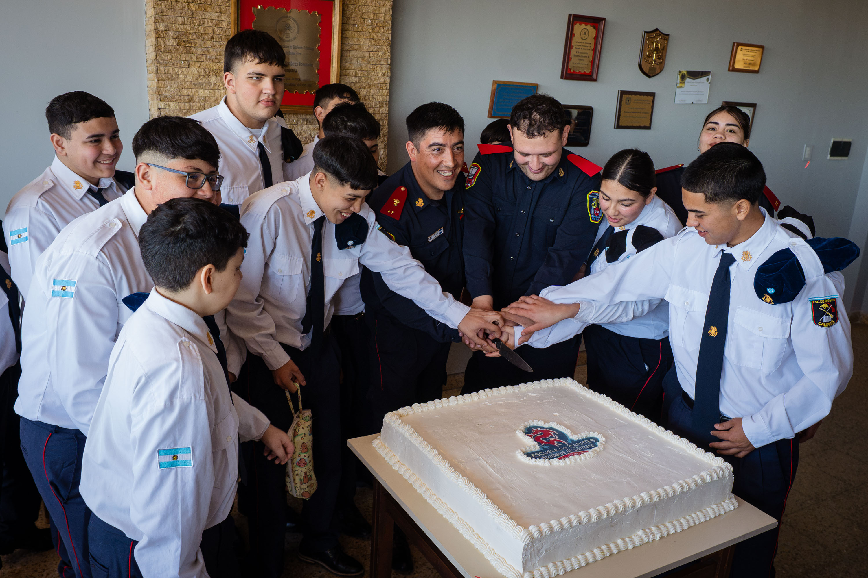 Abella acompañó el 77º aniversario de Bomberos Voluntarios de Campana