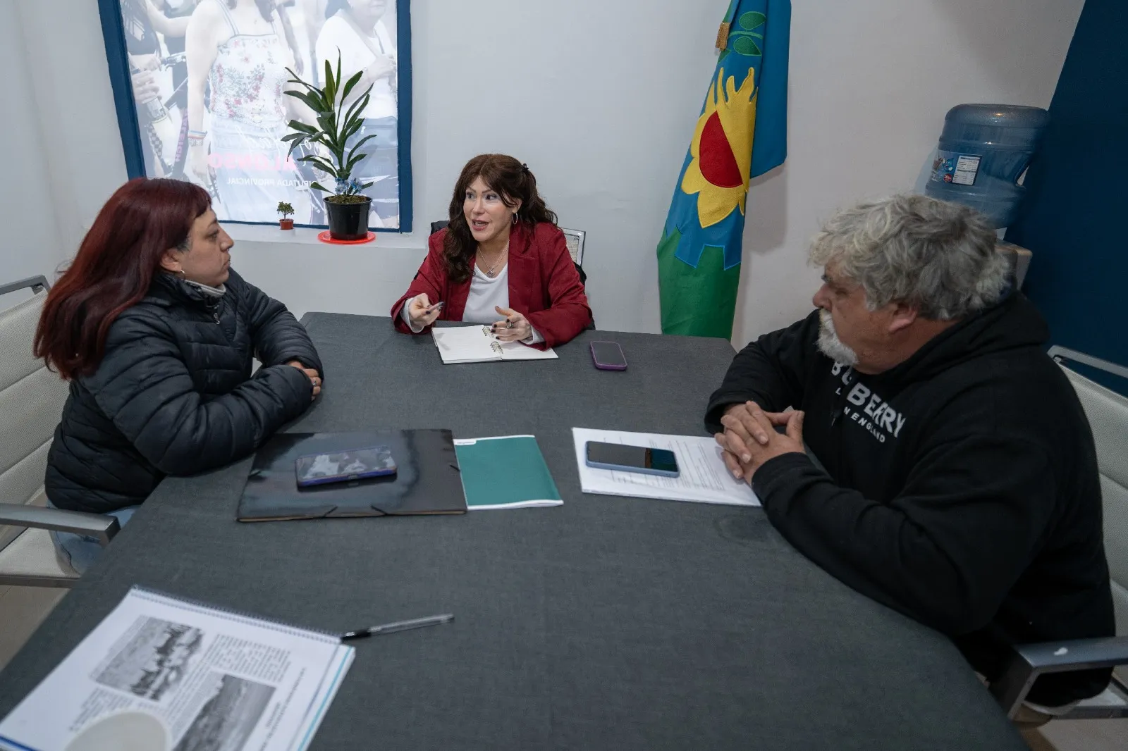 Soledad Alonso recibió a representantes de la Sociedad de Fomento del barrio Las Acacias para fortalecer el trabajo comunitario en prevención de riesgos climáticos