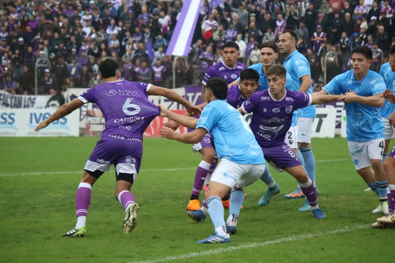 ,Mucha expectativa y poco fútbol