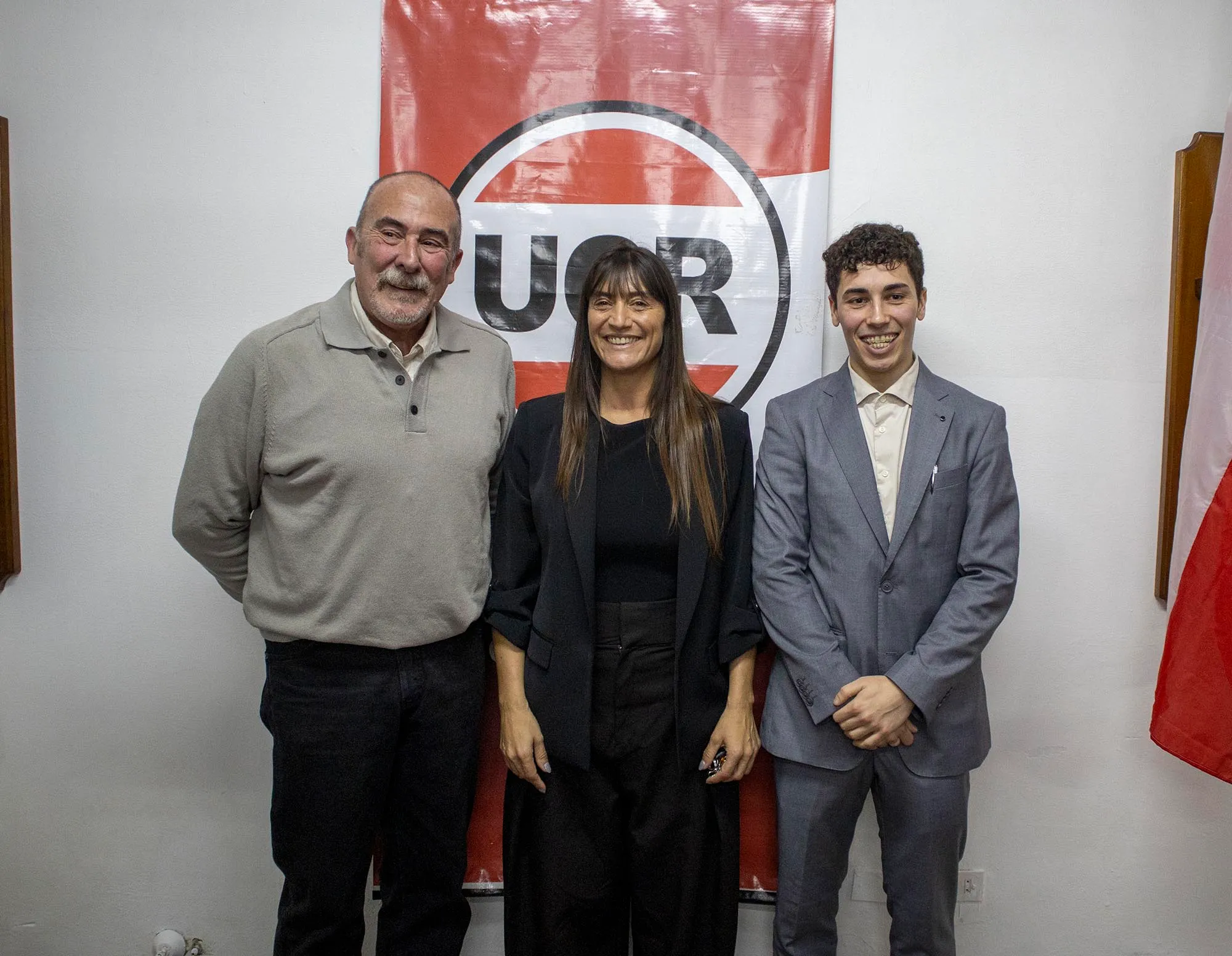 Abella acompañó la asunción de las nuevas autoridades de la UCR Campana y la Juventud Radical