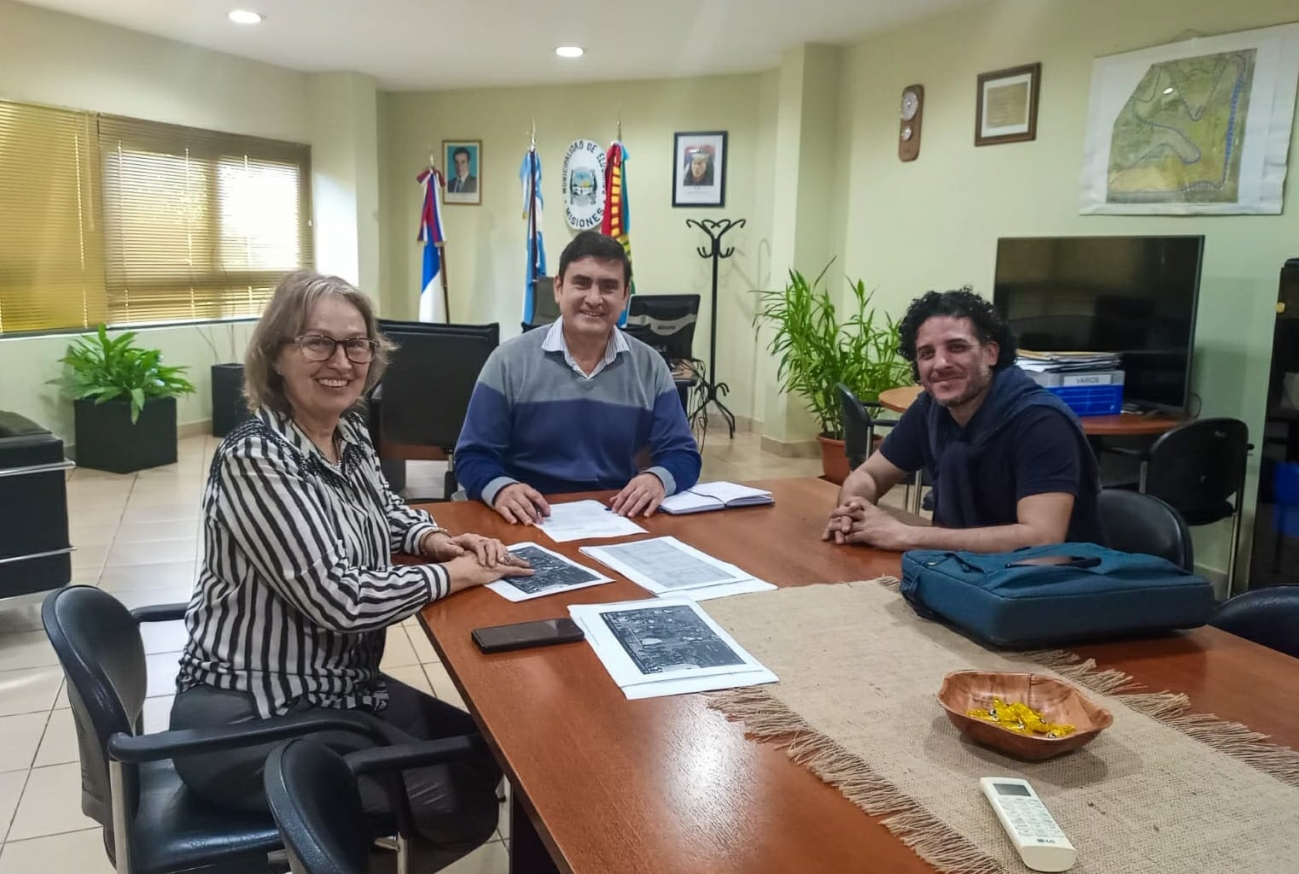 Continúan los trabajos para la regularización de lotes en barrio Roulet