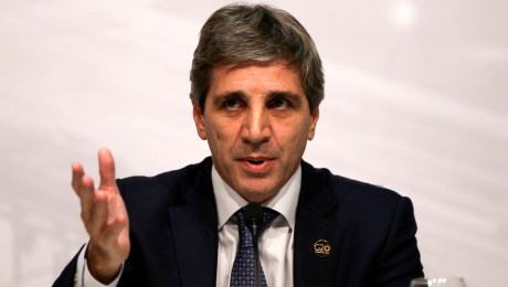 Quién es Luis Caputo, el ministro de Economía que tendrá Javier Milei, a quien criticaba en el pasado