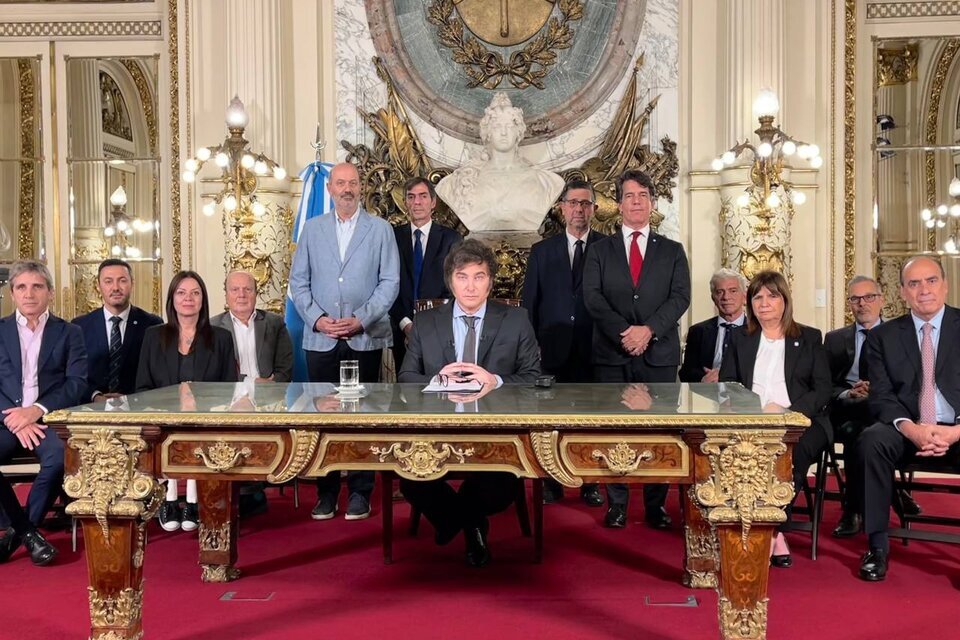 Milei firmó un decretazo para barrer con miles de derechos