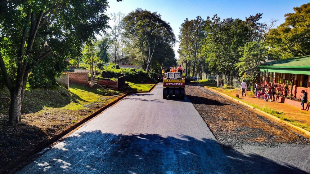 Eldorado: Avanzan las obras de asfaltado en la ciudad