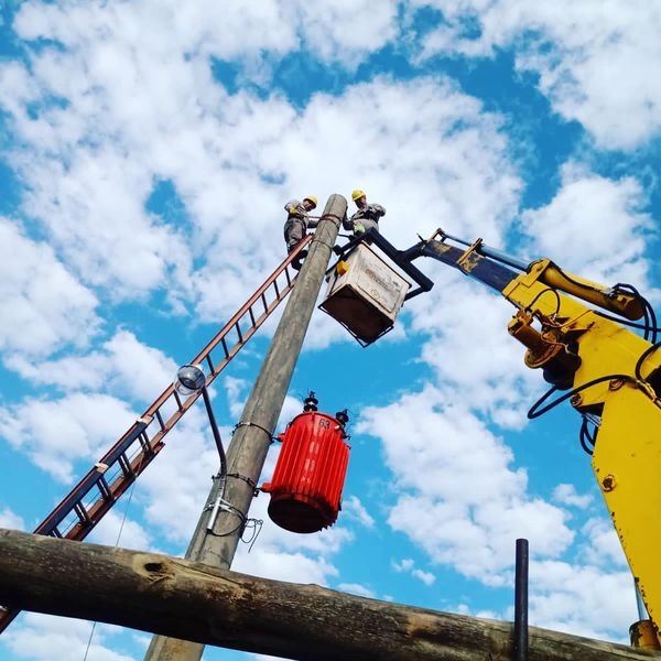 Programa Sustituir: Continuan modernizando la infraestructura eléctrica en Posadas