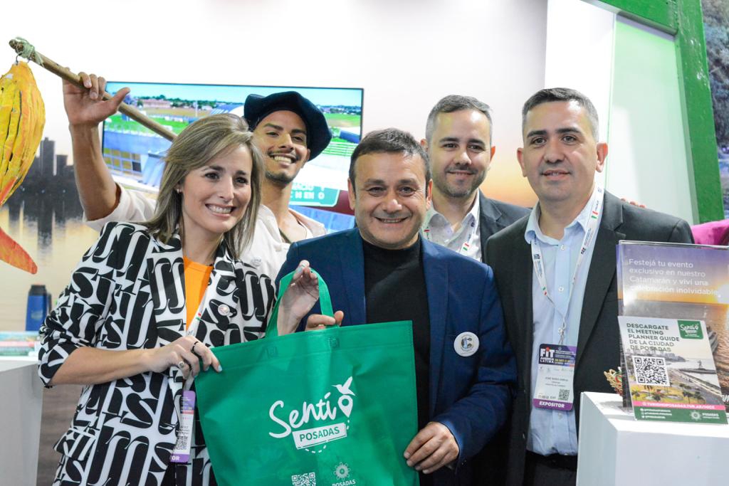 EL GOBERNADOR ACOMPAÑÓ LA APERTURA DEL STAND DE MISIONES EN LA FERIA INTERNACIONAL DE TURISMO EN CABA