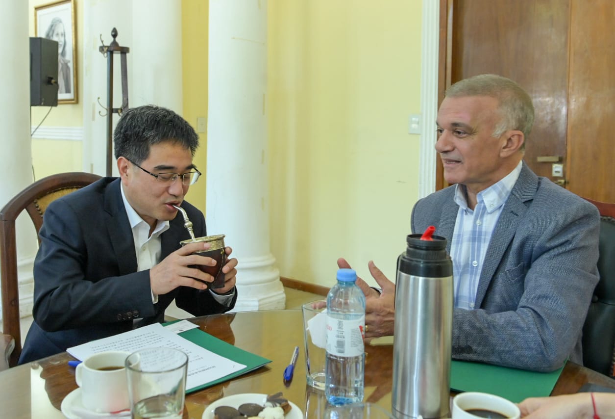 EL VICEGOBERNADOR RECIBIÓ A LA COMITIVA DE LA PROVINCIA CHINA DE FUJIAN