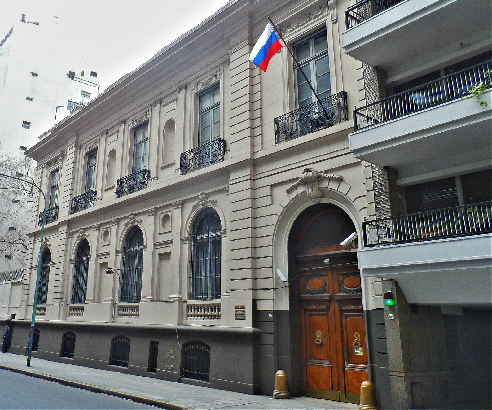 Tensión diplomática: Rusia negó acusaciones sobre financiamiento de notas contra el Gobierno argentino