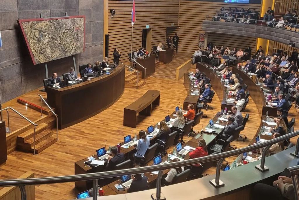 Milei impulsa una ley de equilibrio fiscal, un modelo que Misiones aplica desde hace más de 20 años