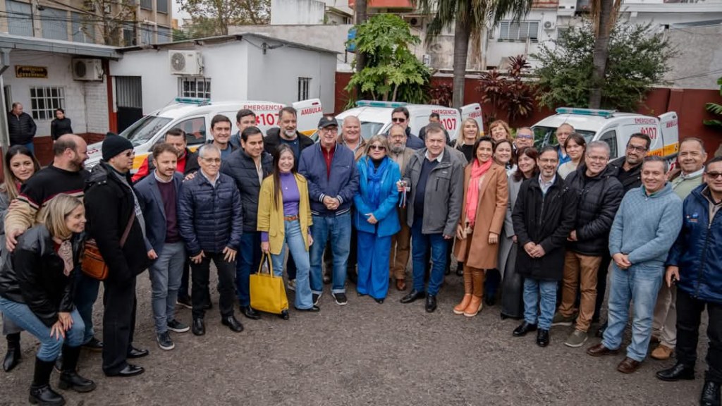 EL GOBIERNO DE MISIONES ENTREGÓ NUEVAS AMBULANCIAS A LOS MUNICIPIOS DE PUERTO PIRAY, 9 DE JULIO Y AZARA E INSUMOS A CENTROS ASISTENCIALES DE LA PROVINCIA
