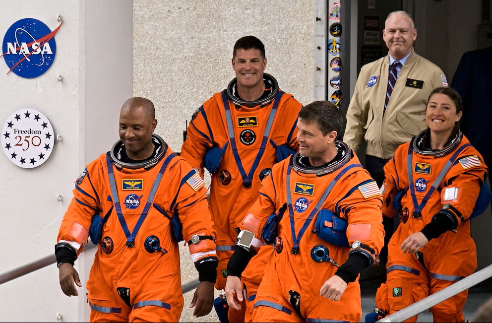 LA NASA PRESENTÓ A LOS ASTRONAUTAS QUE VOLVERÁN A LA LUNA CON ARTEMIS II