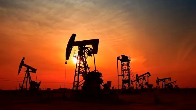 El petróleo se dispara tras un nuevo ataque de Irán y crece la tensión mundial