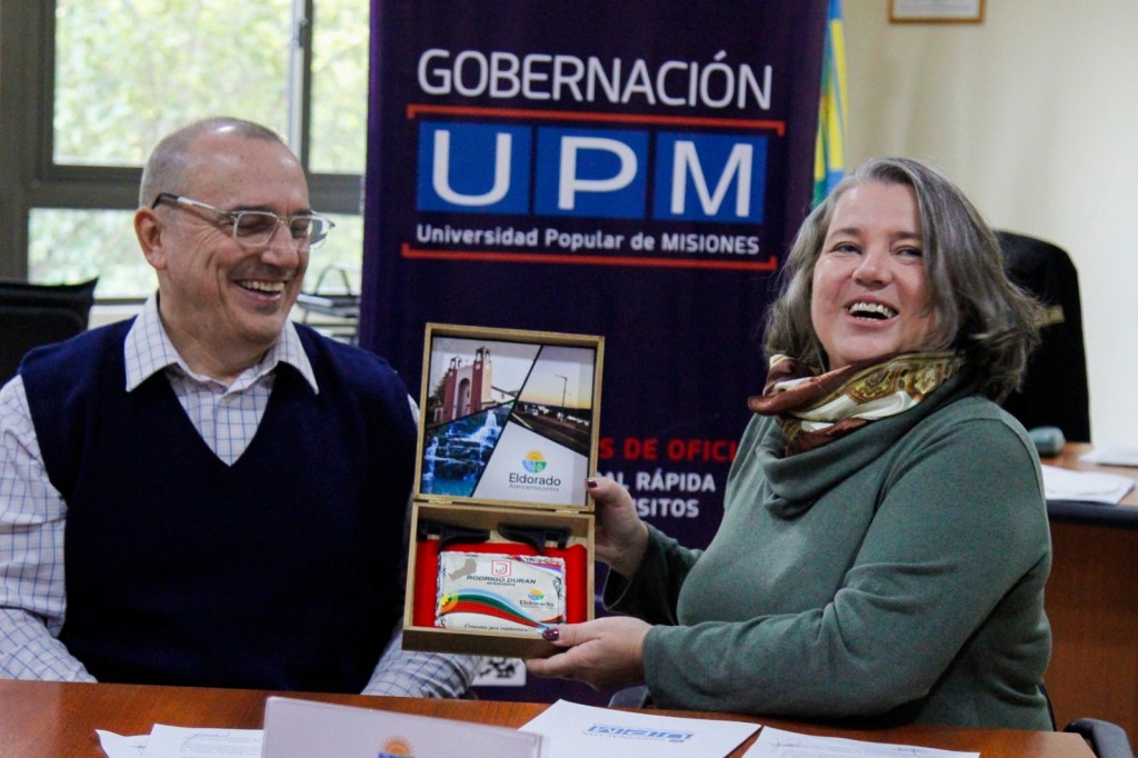 Eldorado: El Intendente firmó un convenio con la UPM para la realización de cursos de oficio.