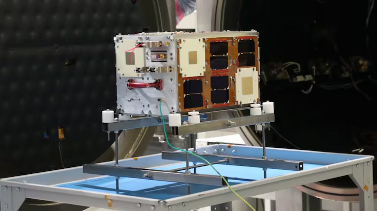 Argentina en lo más alto: El satélite ATENEA ya hace historia y envía sus primeras señales desde el espacio