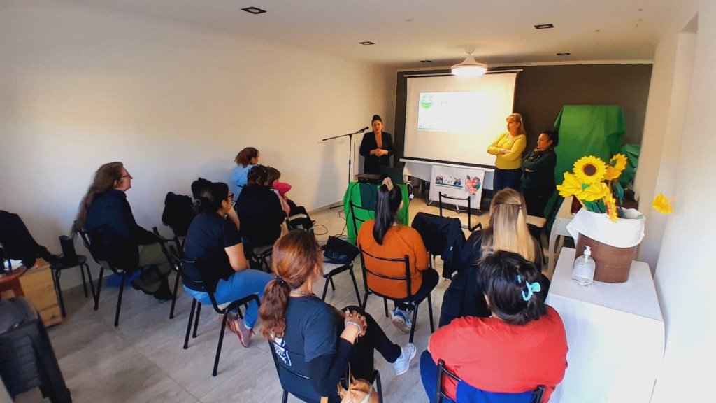 Posadas: la Asociación Civil ¨Levántate, Camina, Se Feliz¨ continúa con sus talleres de capacitación