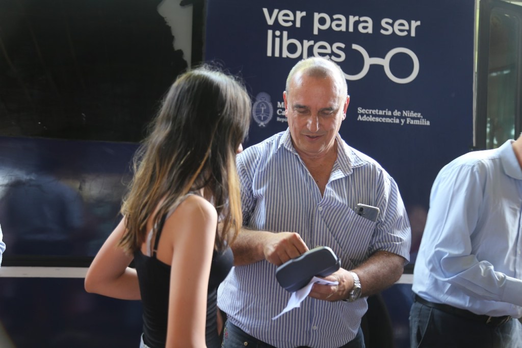 Eldorado: Más de 130 estudiantes recibieron lentes con el programa "Ver para ser libres"