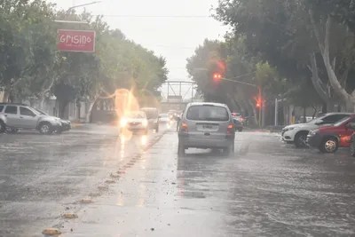 Viento sur intenso, descenso de temperatura y 100% de probabilidad de lluvias en San Juan