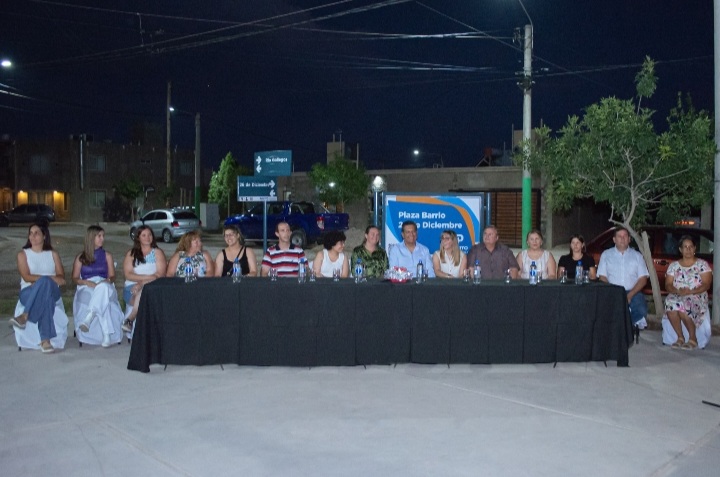 *Inauguran obras para mejorar la Plaza del Barrio 26 de Diciembre*