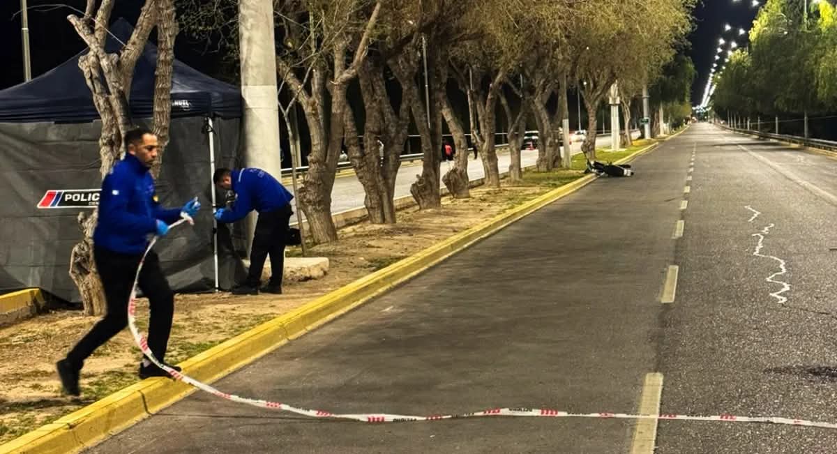 Murió un joven de 25 años tras un accidente con su moto en Rivadavia
