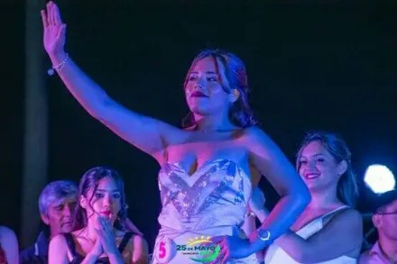 Polémica en el Carnaval de Tupelí: la Virreina 2024 se niega a entregar sus atributos