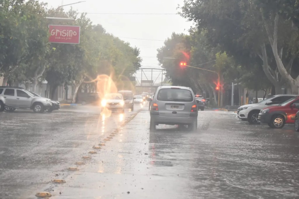 Viernes con viento intenso y probabilidad de tormentas