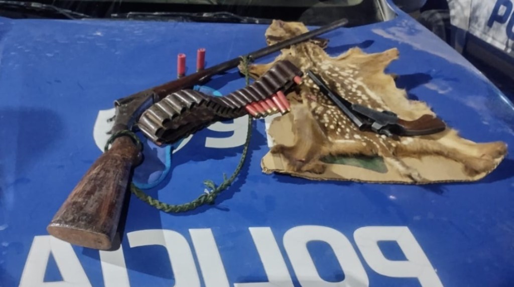 Tras allanamientos, se secuestraron armas de fuego vinculados a presuntas amenazas y daños. En el caso hay 4 detenidos
