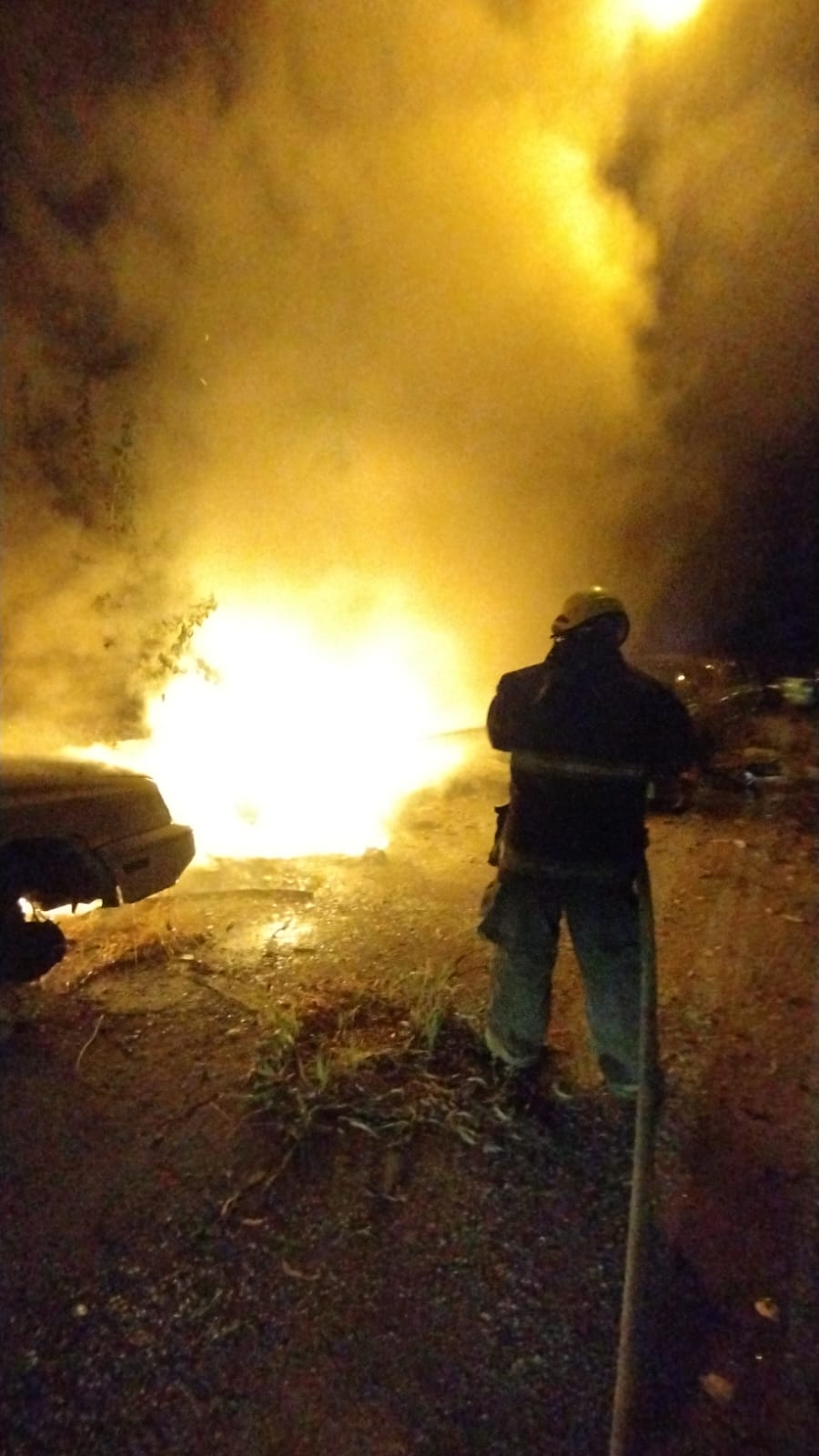 Bomberos extinguieron un incendio en un depósito municipal