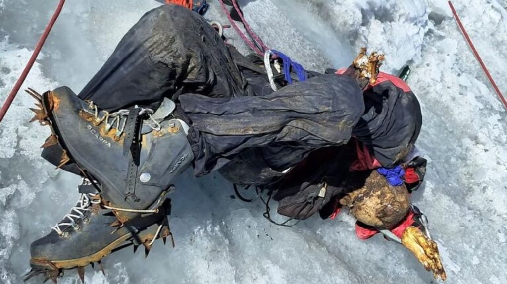 Quién era el alpinista que encontraron momificado tras 22 años desaparecido