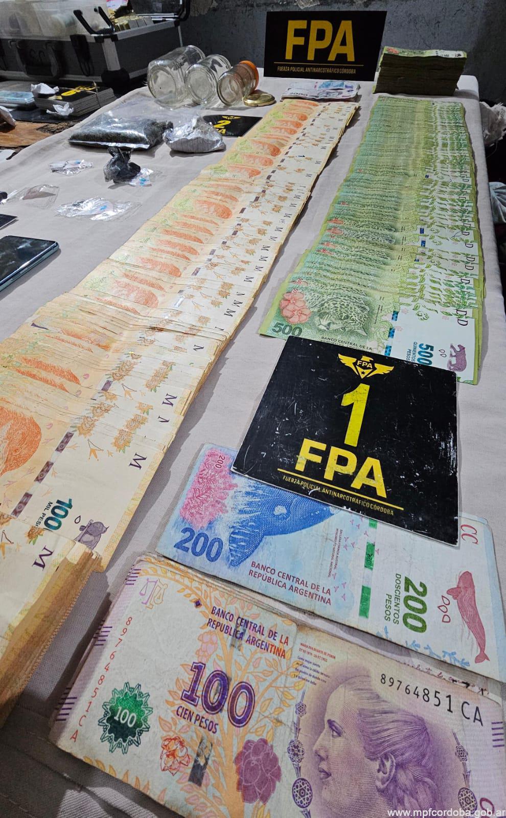 PAREJA DETENIDA POR COMERCIALIZAR COCAÍNA Y MARIHUANA EN LA CALERA