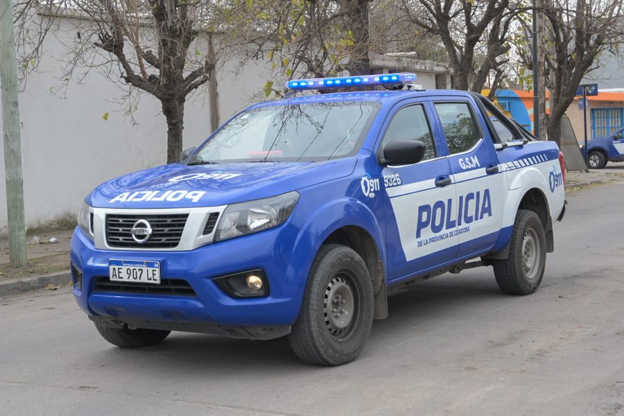 Cuatro hombres fueron detenidos tras realizar daños en una vivienda