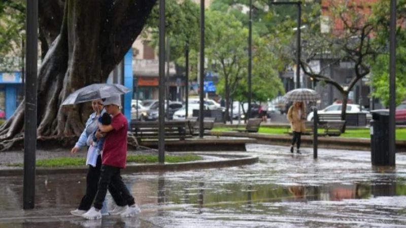 SMN mantiene la alerta por tormentas en Tucumán: lluvias intensas y ráfagas hasta el martes