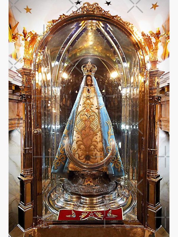 Los Nogales se ilumina con la fiesta de la Virgen Del Valle.