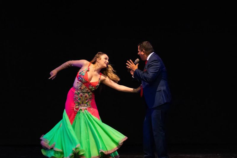 Fuego y Pasión: Sol García Solbes cumplió su sueño junto a sus alumnas en el Teatro Sociedad Española