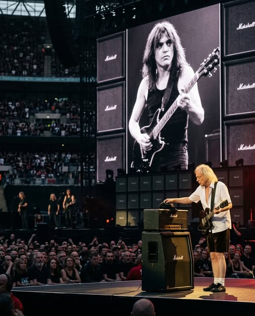AC/DC Un momento unico donde le rinde hopmenaje a su hermano Malcom Yumg